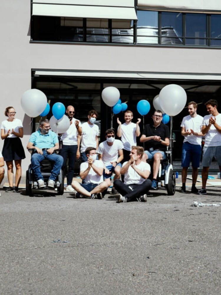 Team Scewo bei der ersten Auslieferung