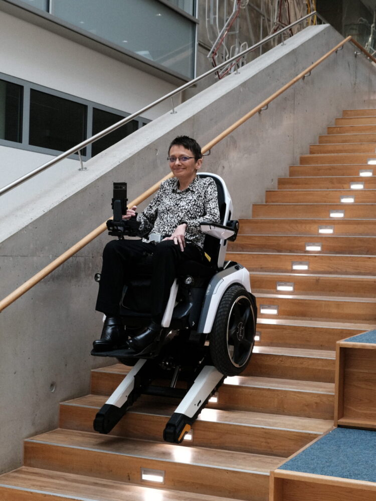 Elektrischer Treppensteiger Rollstuhl in der Anwendung