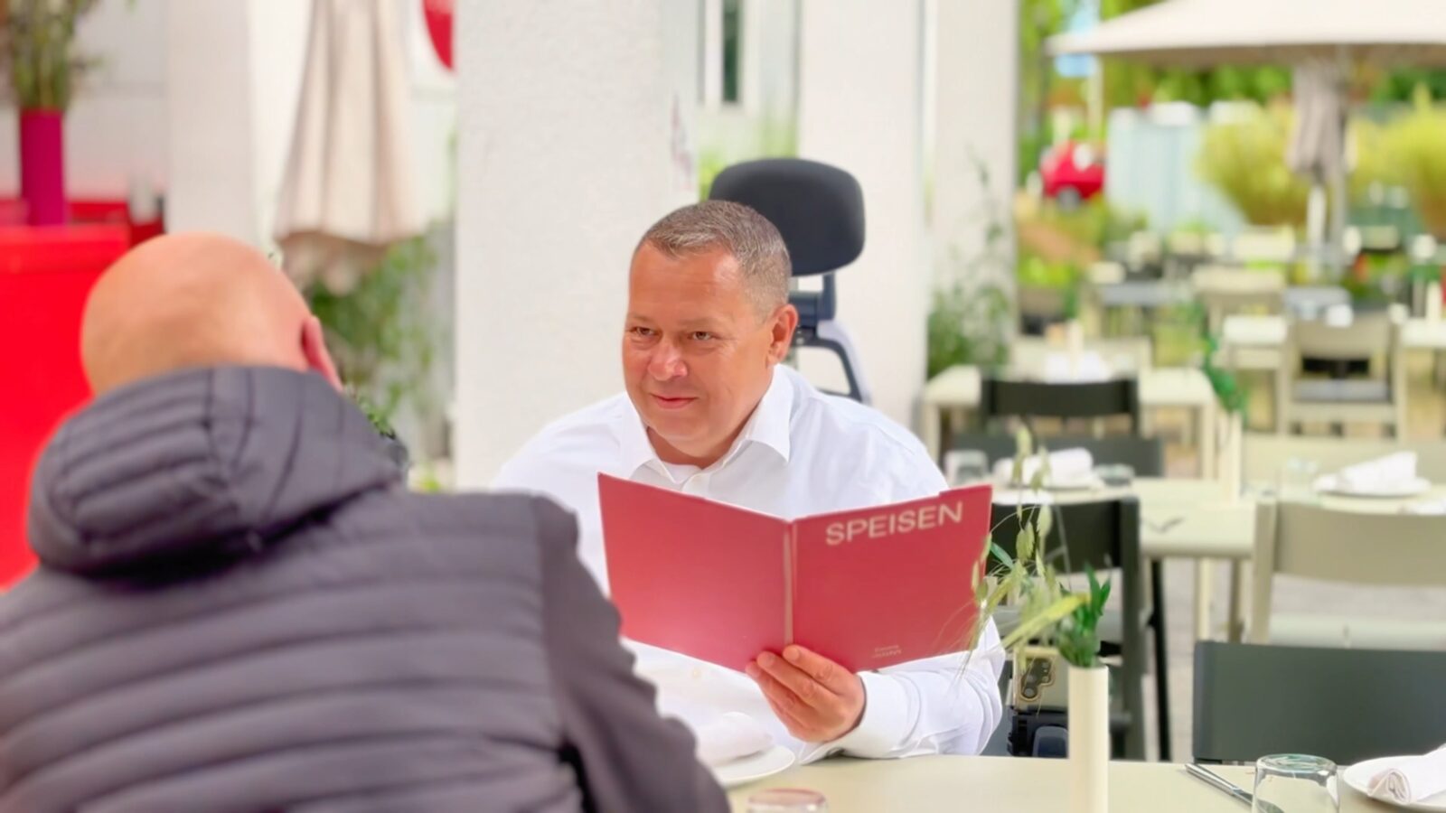 Daniel Fuks Scewo BRO Sitzlift Esstisch 1