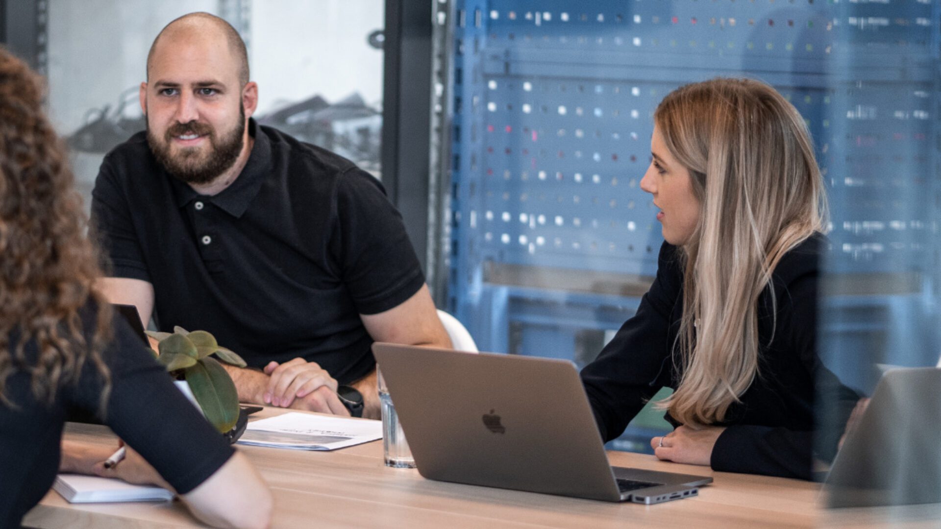 Team in einem Meeting
