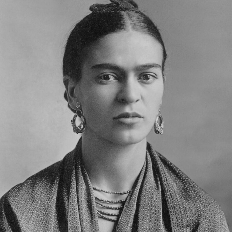 frida kahlo black white portrait closeup